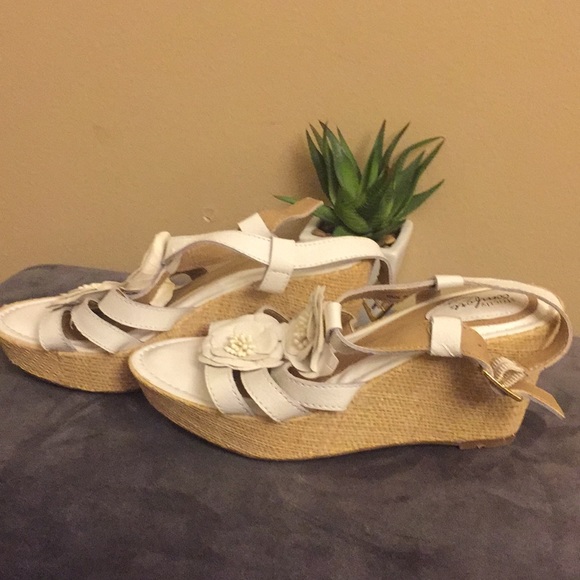 Strictly Comfort White Color Comfort Wedges 6 1/2M - Picture 3 of 8
